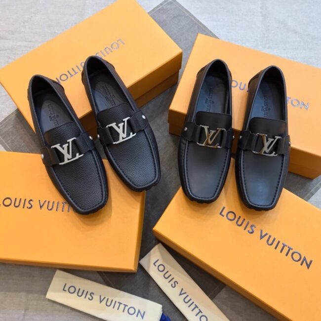 Giày lười Louis Vuitton like Au da nhăn màu đen GLLV31