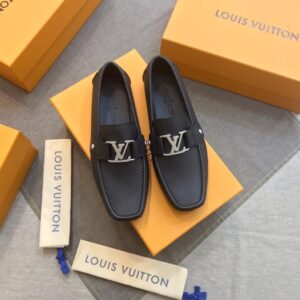 Giày lười Louis Vuitton like Au da nhăn màu đen GLLV31