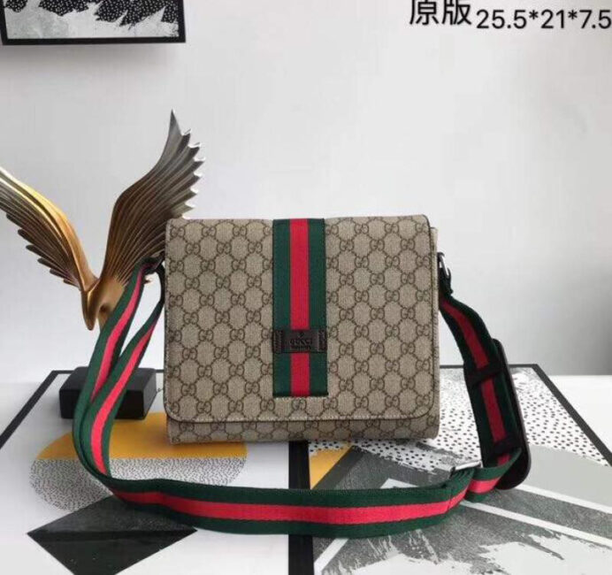 Túi xách đeo chéo Gucci siêu cấp nam màu xám trắng nắp gập tag xanh đỏ TNGC06