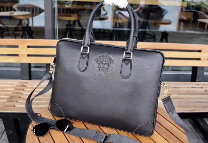Túi xách nam Versace siêu cấp da trơn dập logo TNV02
