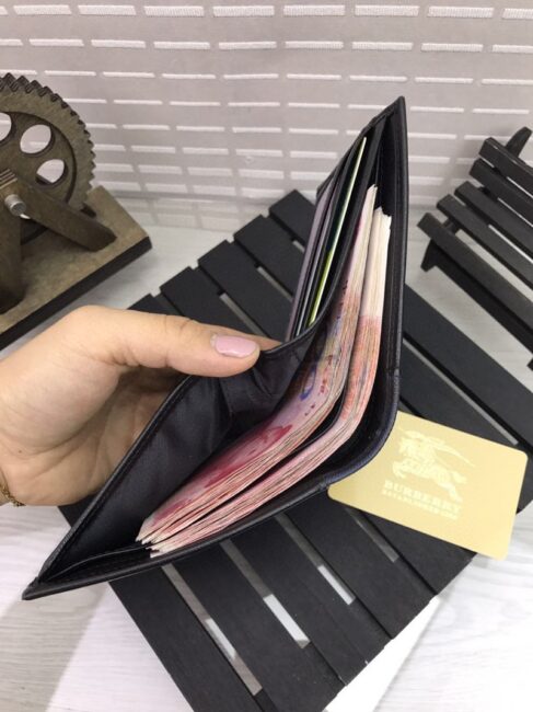 Ví Burberry siêu cấp nam dáng ngăn da trơn logo goc VNBB12