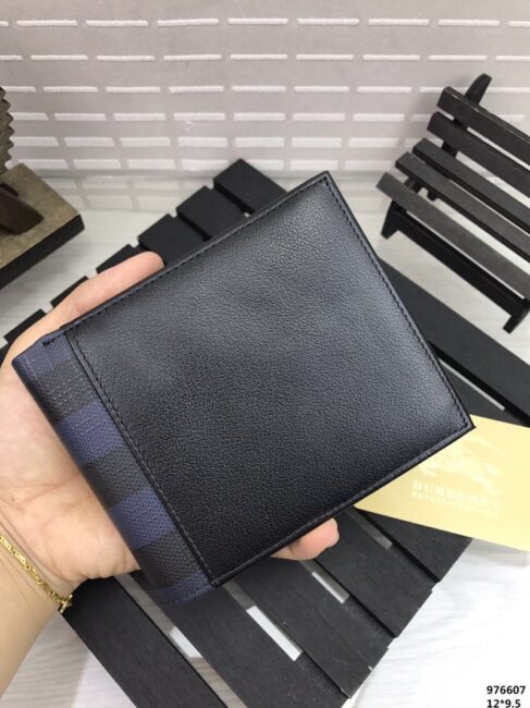 Ví Burberry siêu cấp nam dáng ngăn da trơn logo goc VNBB12