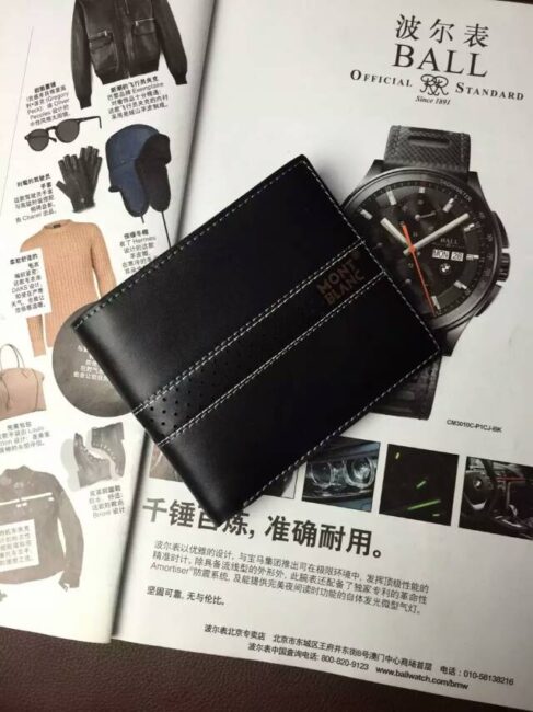 Ví Montblanc siêu cấp nam dáng ngắn họa tiết ngang chấm bi giữa VNM12