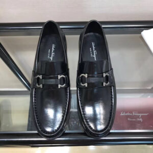 Giày lười Salvatore Ferragamo siêu cấp họa tiết logo màu đen GNSF03