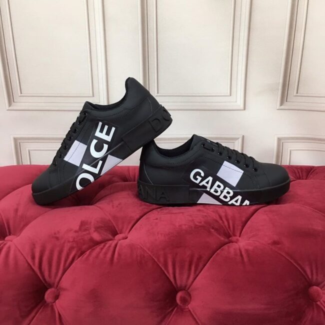 Giày nam Dolce Gabbana siêu cấp họa tiết chữ màu đen GND01