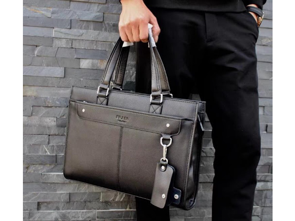 7 mẫu túi xách nam hàng hiệu Prada siêu HOT hiện nay