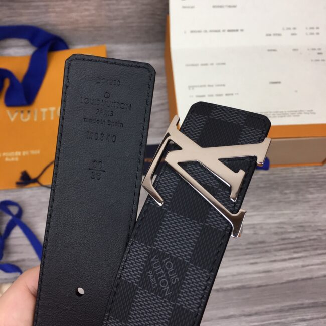 Thắt lưng Louis Vuitton like au hoạ tiết caro mới khoá logo TLLV21