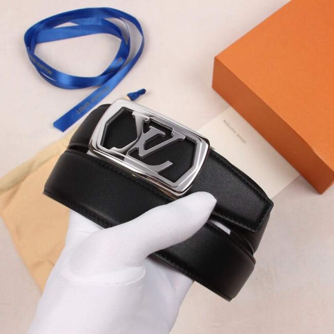 Thắt lưng Louis Vuitton hoa tiết vuông mặt trắng GLLV22