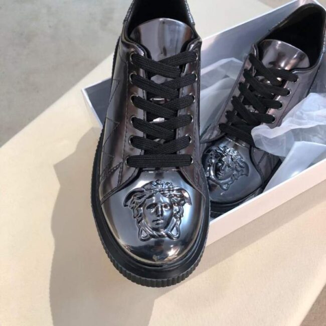 Giày nam Versace siêu cấp họa tiết logo màu xám bạc GNV08