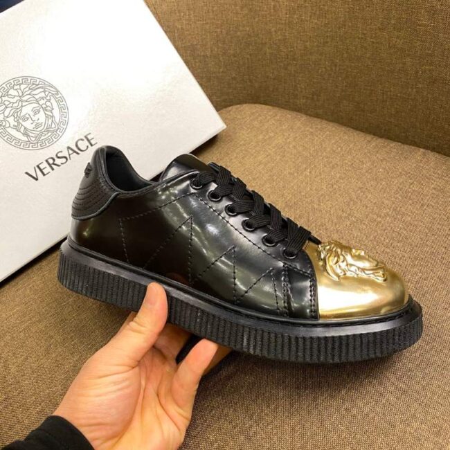 Giày nam Versace siêu cấp họa tiết logo viền vàng màu đen GNV05