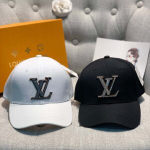 Mũ nam Louis Vuitton siêu cấp họa tiết logo đính đá MNLV03