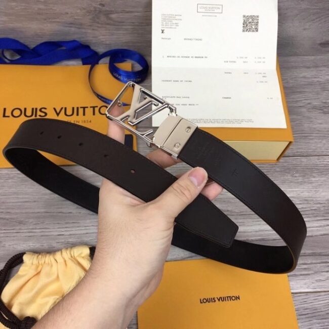 Thắt lưng Louis Vuitton like au hoạ tiết caro dập chìm logo lồng trắng TLLV31