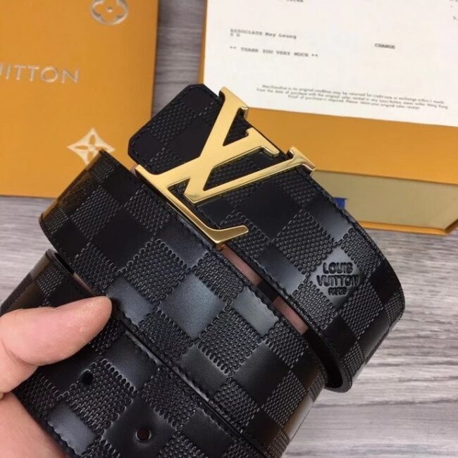 Thắt lưng Louis Vuitton like au hoạ tiết caro dập chìm mặt khoá vàng bóng TLLV27