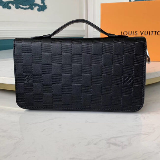 Ví nam Louis Vuitton like au cầm tay có quai hoạ tiết caro dập nổi VNLV60