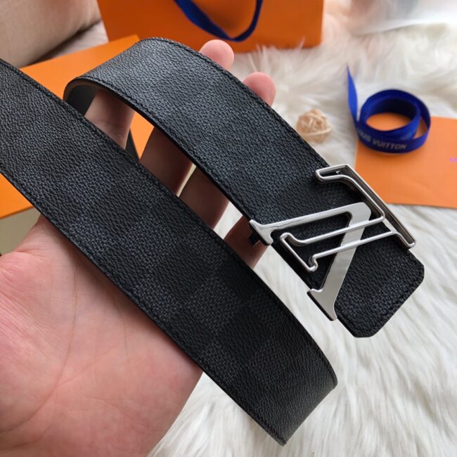 Thắt lưng nam Louis Vuitton like au hoạ tiết mặt khoá logo khuyết TLLV42
