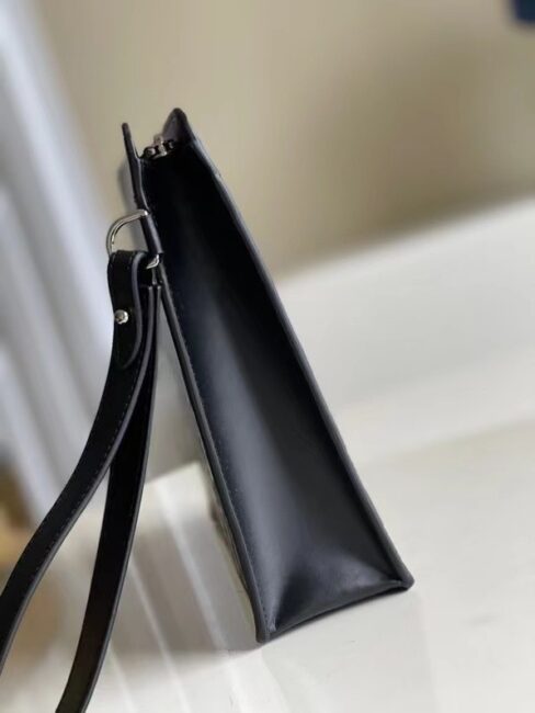 Ví nam Louis Vuitton like au cầm tay hoạ tiết caro chìm màu đen VNLV66